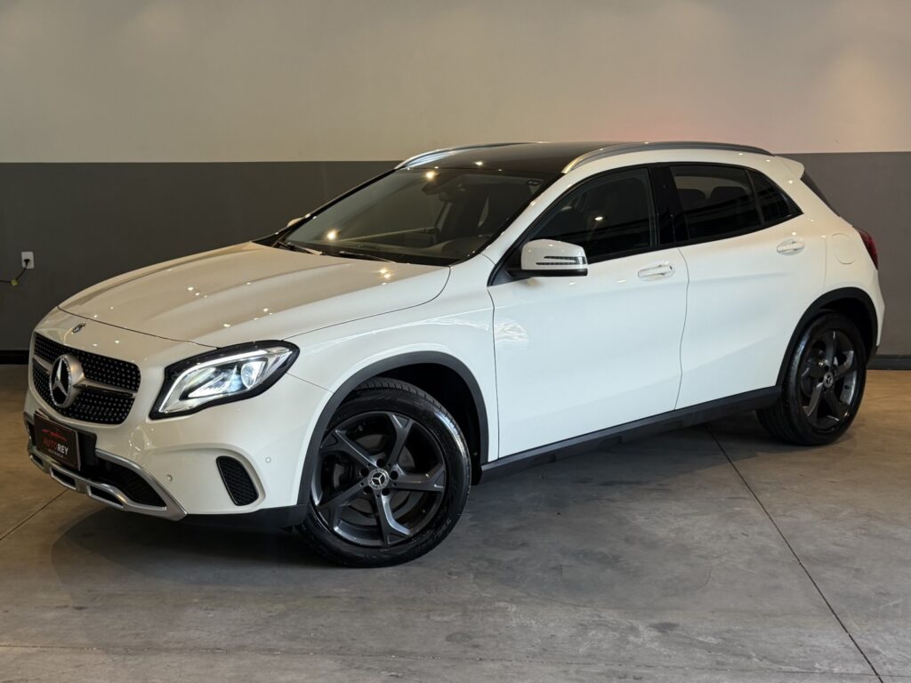 MERCEDES-BENZ GLA 200