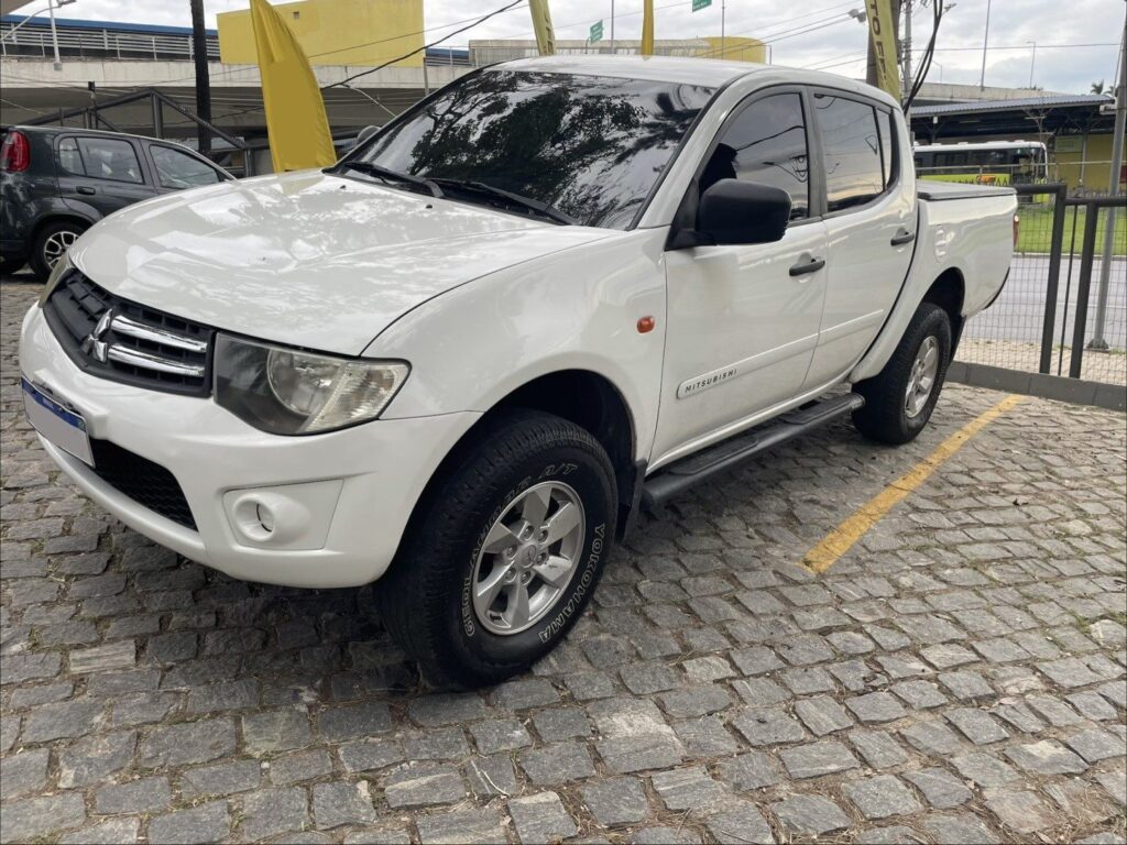 MITSUBISHI L200 TRITON